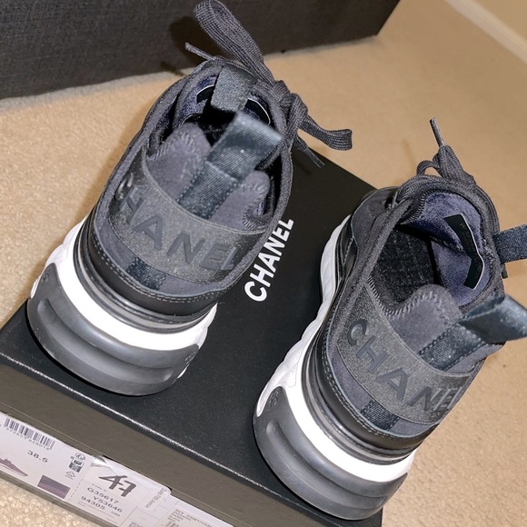 Chanel Sneakers in immaculate condition 38.5 - Picture 2 of 7